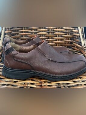Clarks Unstructured Un.Seal Slip-On Men's Shoes Brown size 11.5. Great condition